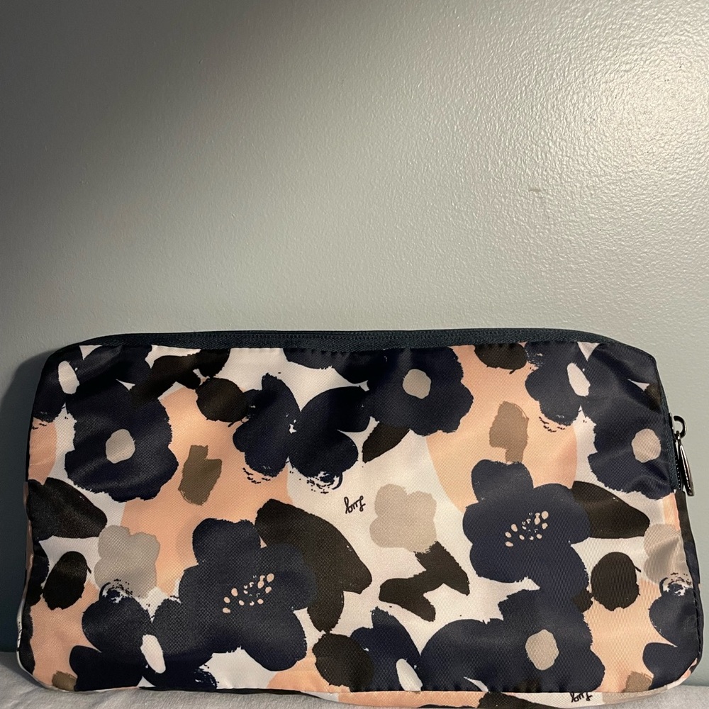 NWOT Lug PJ Packable flora multi